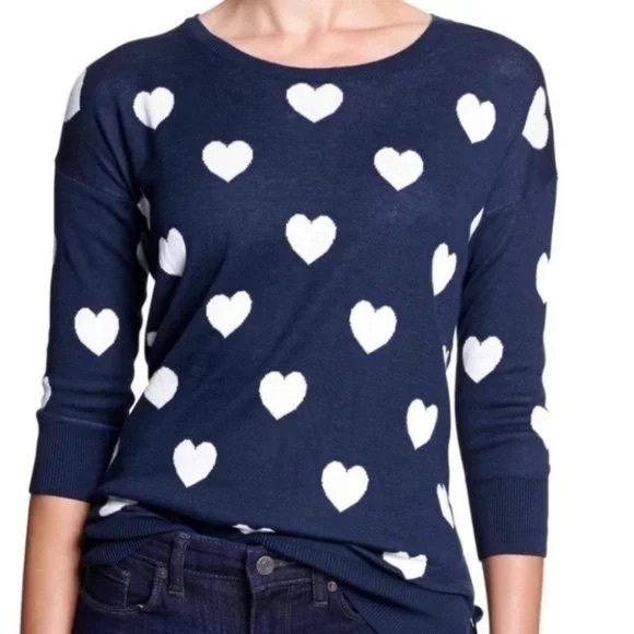 Banana Republic Sweaters - ♥️ Banana Republic Navy & White Heart Knit Sweater